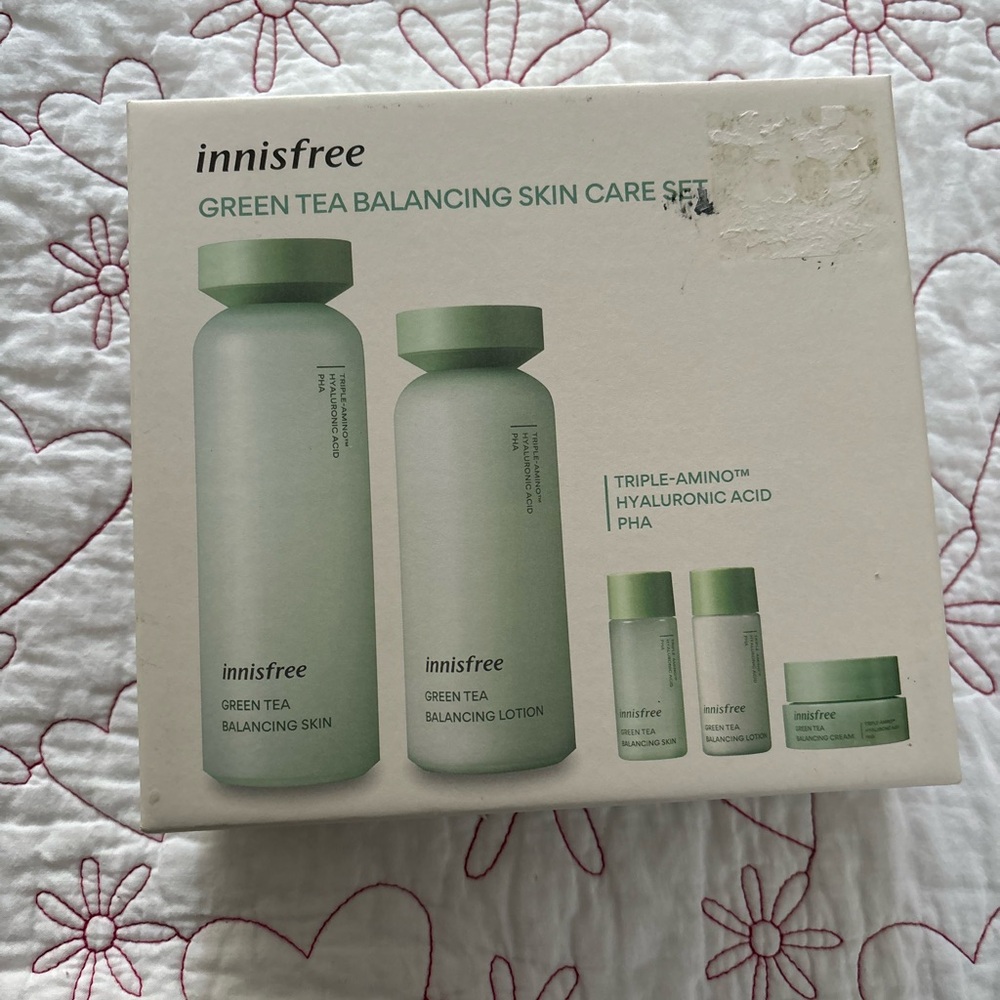 Innisfree Green Tea Balancing Skin Care Set - Soothing Green
